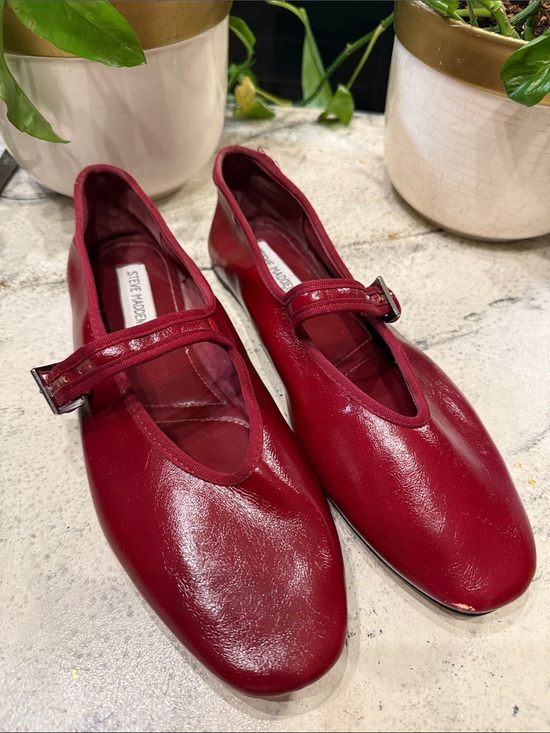 Steve Madden Shoes - Steve Madden Burgundy Mary Jane Flats with Strap size 10